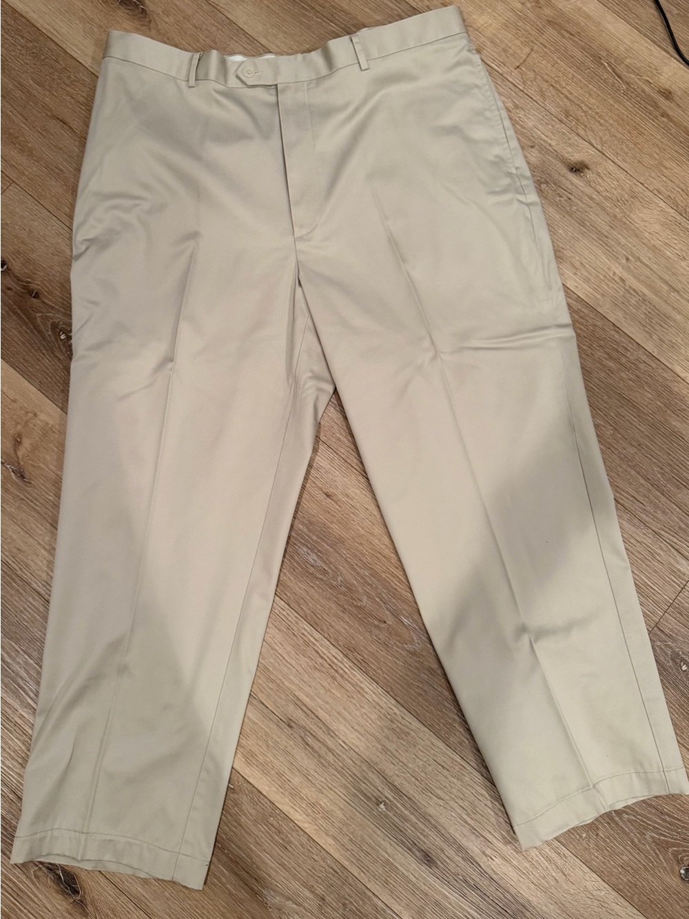 Men's Daniel Cremieux  Classic Flat-Front Dress Pants in Light Khaki